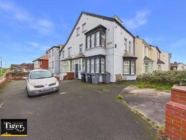 Flat for rent in Knowle, Blackpool