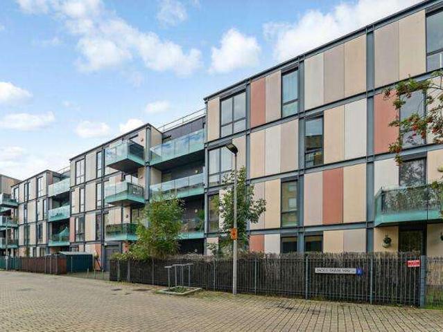 Flat for sale in Highams Park, Greater London