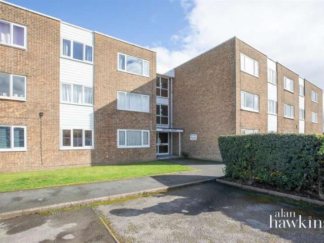 Flat for sale in Vastern, Wiltshire