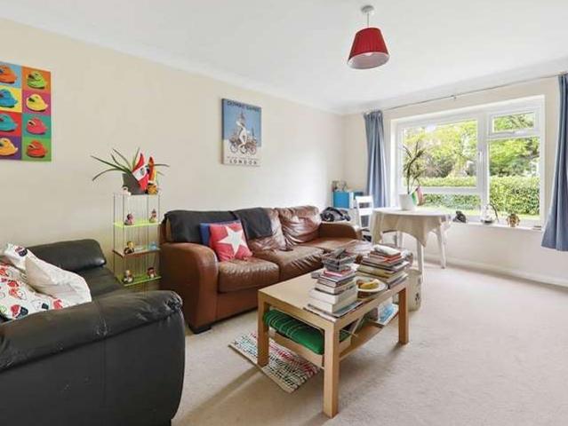 Flat for sale in London Borough of Croydon, Upper Norwood