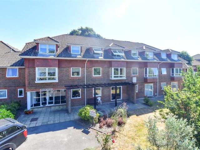 Flat for sale in Spring Vale, Hampshire