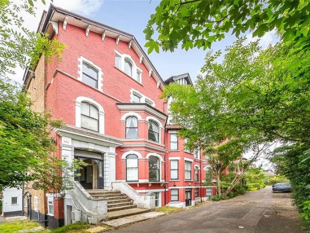 Flat for sale in Anerley, Greater London