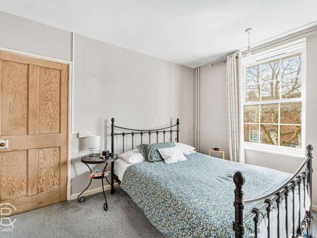 Flat for sale in London Borough of Ealing, Perivale