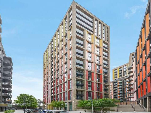 Flat for sale in Nine Elms, Greater London
