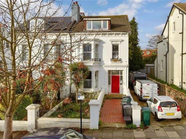 Flat for sale in Round Hill, Brighton & Hove