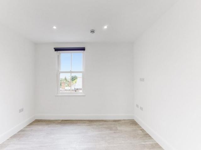 Apartment for rent in Dollis Hill, Greater London