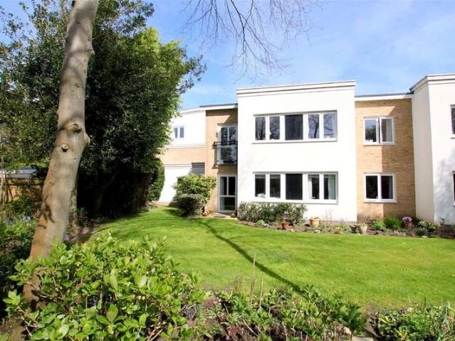 Flat for sale in Highcliffe