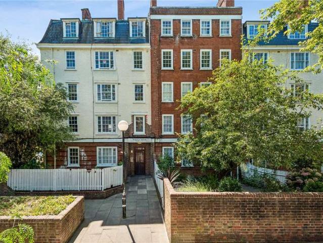 Flat for sale in Islington, Canonbury