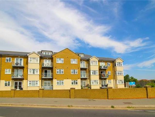 Flat for sale in Canvey Island