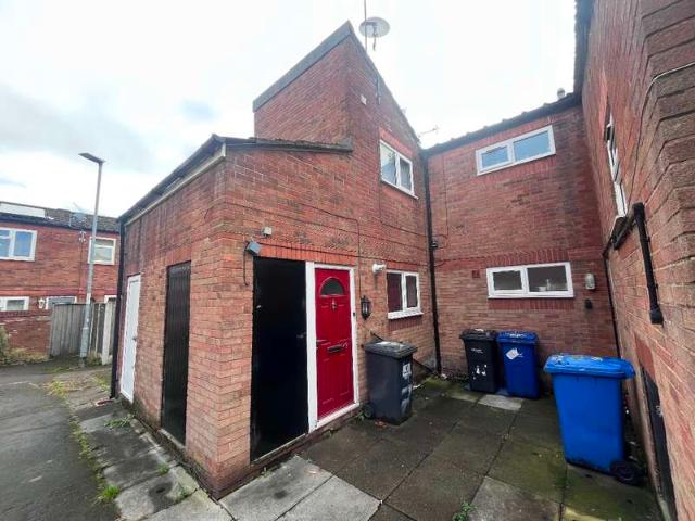 Flat for sale in Fairfield, Warrington