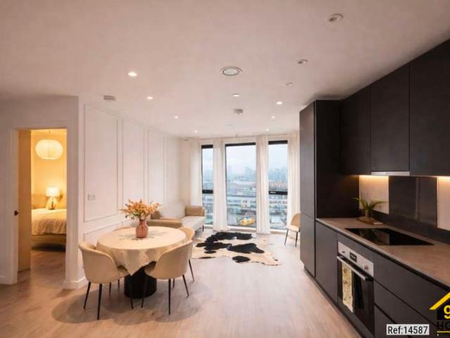 Flat for sale in Bromley-by-Bow, Bow