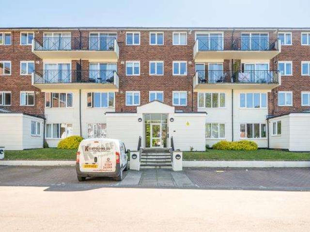 Flat for sale in The Slade, Oxfordshire