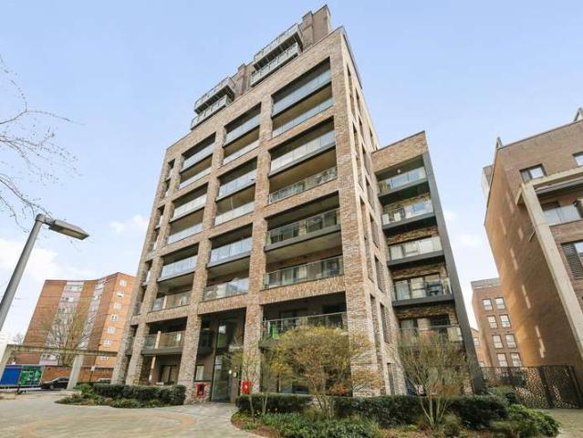 Flat for sale in Upton Park, Greater London