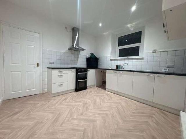 Flat for rent in Llanhilleth, Wales
