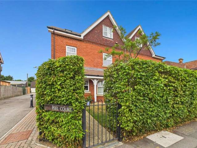 Flat for sale in Pangbourne, West Berkshire
