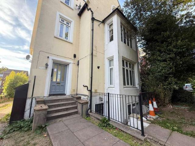 Flat for rent in Slough