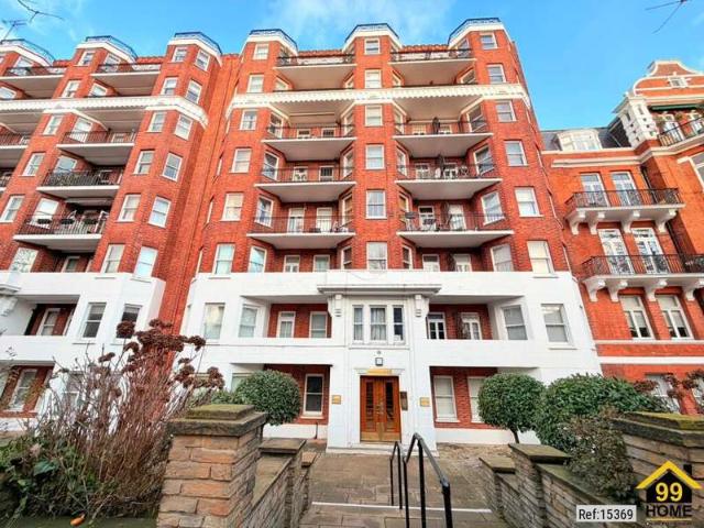 Flat for sale in St. John's Wood, Greater London