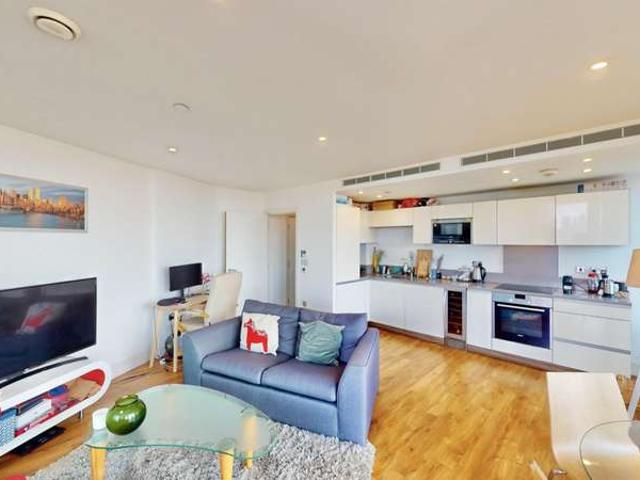 Flat for sale in Rotherhithe, Greater London