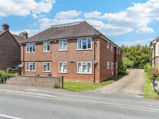 Flat for sale in Sandown Park, Kent
