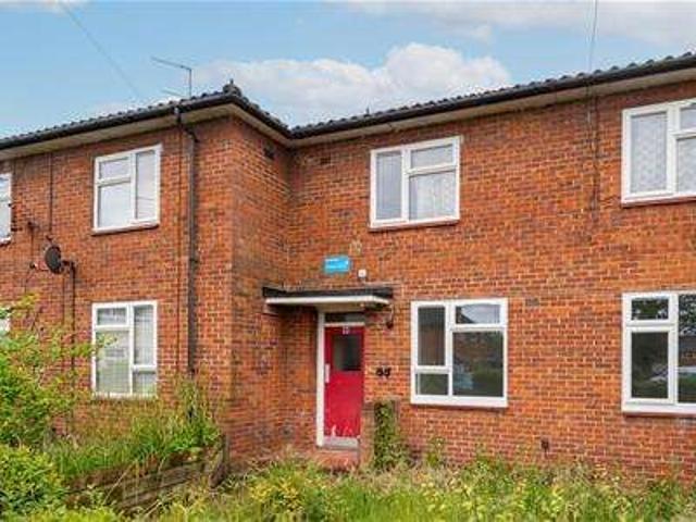 Flat for sale in Elstree and Borehamwood, Borehamwood