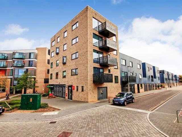 Flat for sale in Arbury, Cambridgeshire