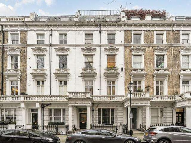 Flat for sale in Notting Hill, Greater London