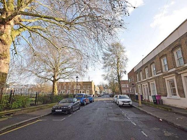 Flat for sale in Stepney, Greater London