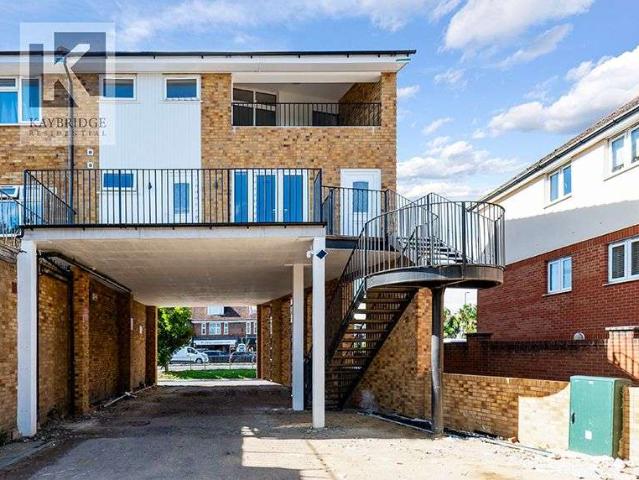 Flat for sale in West Ewell, Ewell