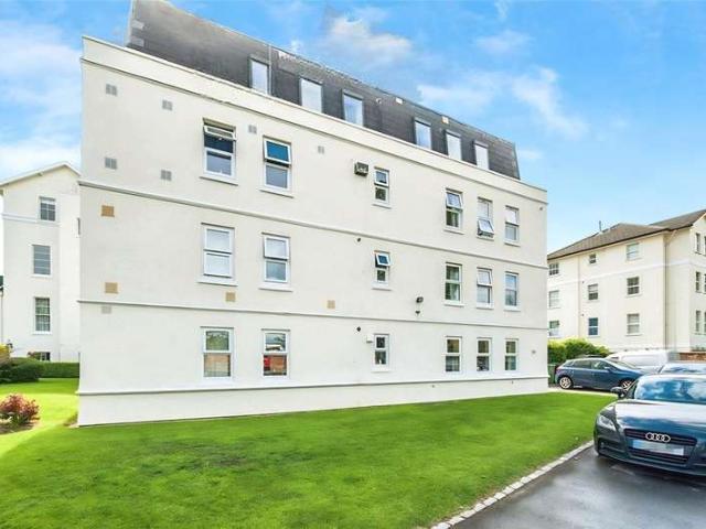 Flat for sale in Warden Hill, Cheltenham