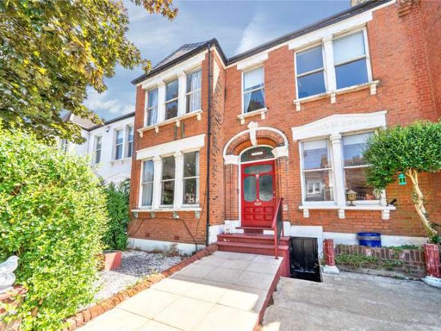 Flat for sale in Muswell Hill, Greater London