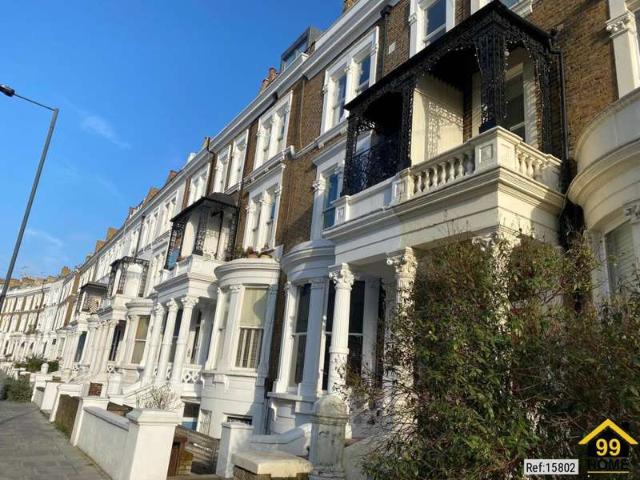 Flat for sale in Brook Green, Greater London