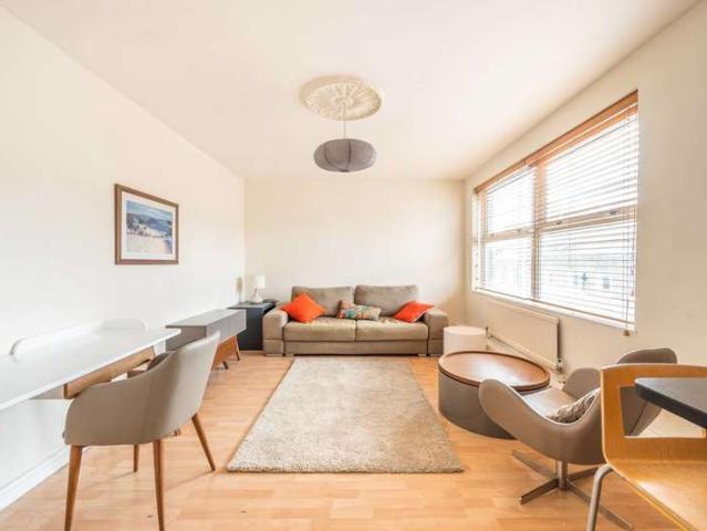Flat for sale in Soho, Soho