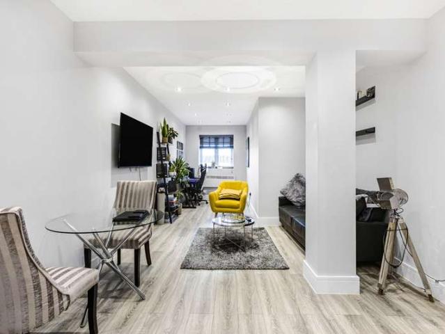 Flat for sale in Broxbourne, Hertfordshire