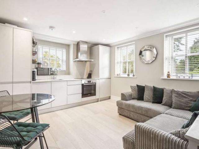 Flat for sale in Wooburn, Bourne End