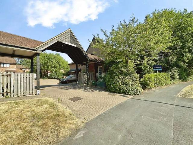 Maisonette for sale in Hart, Hampshire