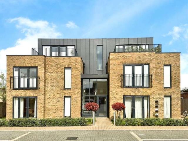 Flat for sale in Clewer Village, Windsor
