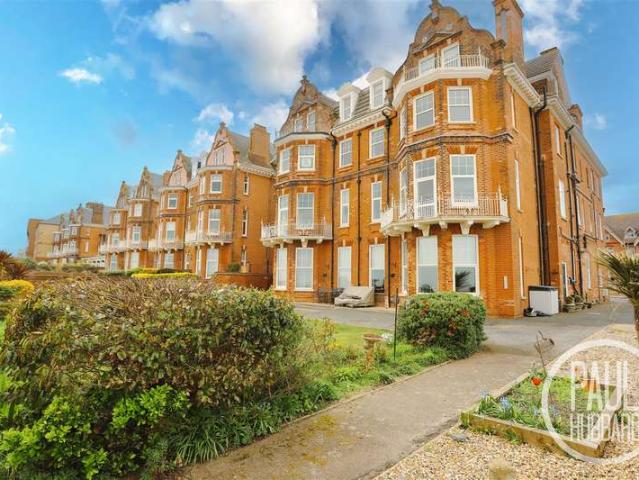Flat for sale in Eastbridge, Suffolk