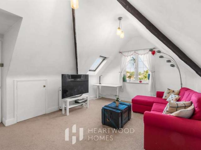 Flat for sale in St Albans, Five Acres