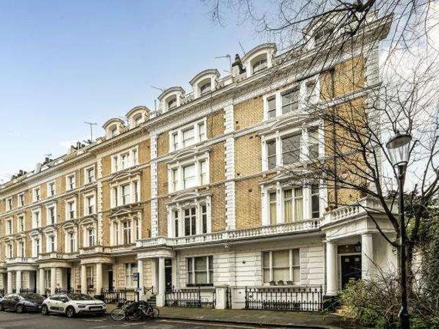 Flat for sale in Notting Hill, Greater London