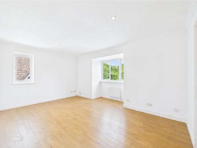 Flat for sale in Glynde, West Sussex