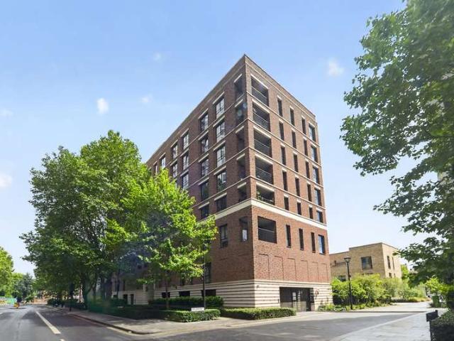 Flat for sale in Walworth, Greater London