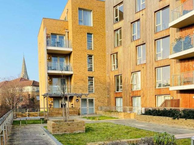 Flat for sale in Maidenhead