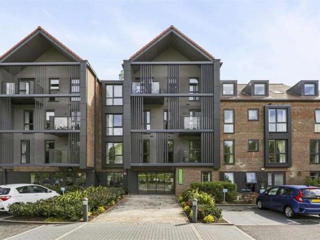 Flat for sale in Abbotswood, Westborough