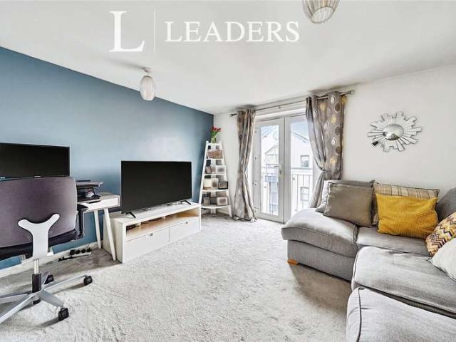 Flat for sale in Brook Street, Bourne Vale