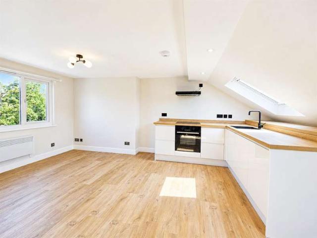 Flat for sale in Palmers Green, Greater London