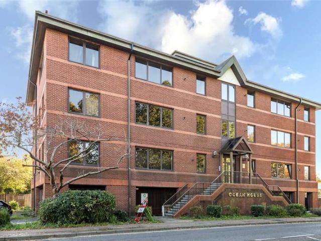 Flat for sale in Three Bridges, Glynde