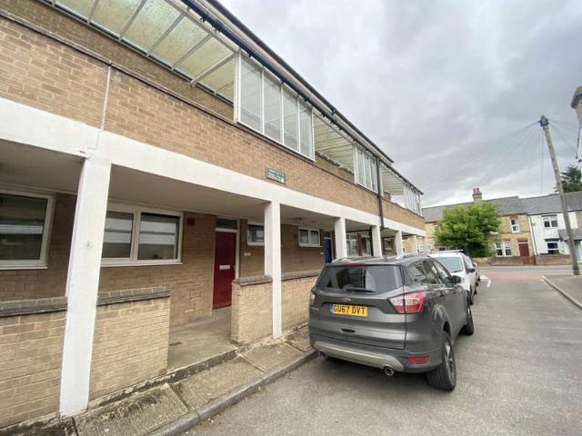 Flat for sale in Arbury, Cambridgeshire