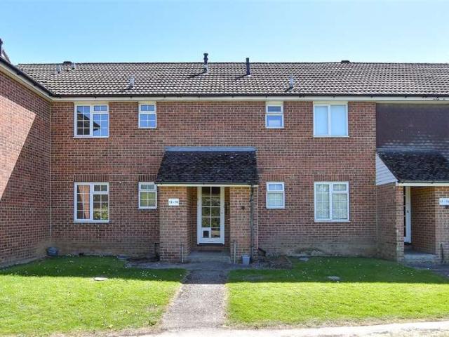 Flat for sale in Fole, Surrey