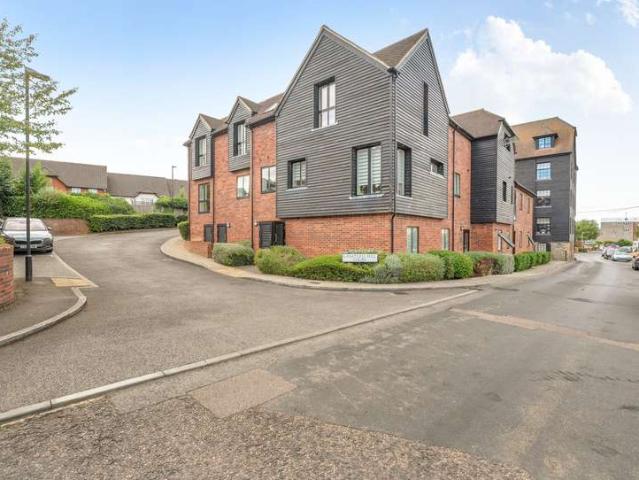 Flat for sale in Sevenoaks, The Butts