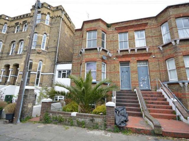 Flat for rent in Cliftonville West, Acol